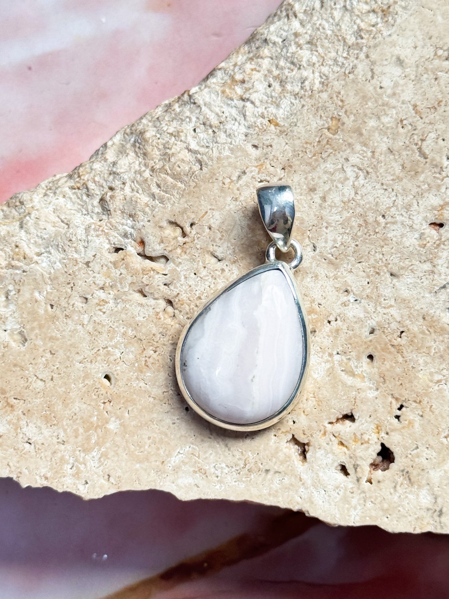 Mangano Calcite Pendant