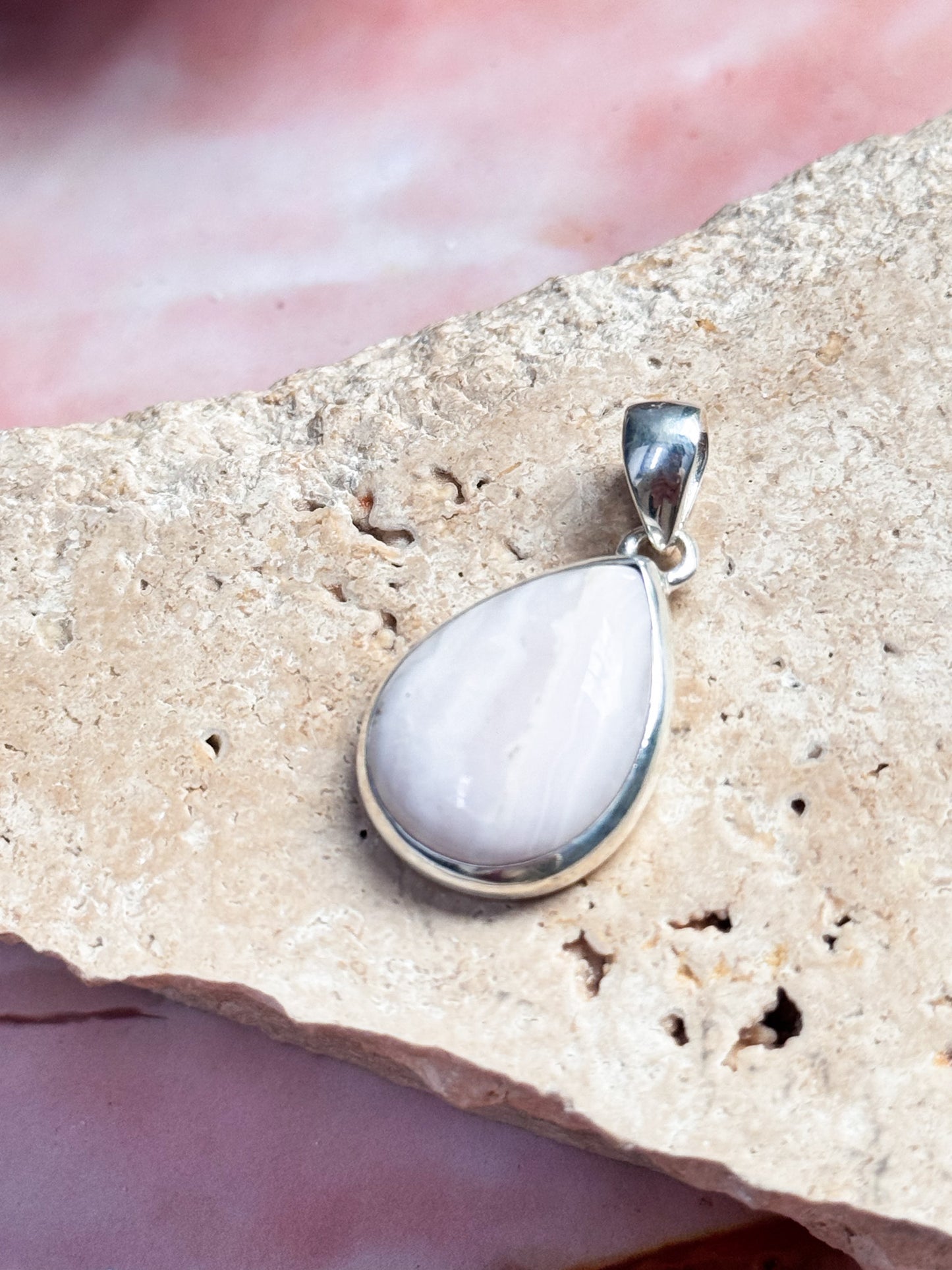 Mangano Calcite Pendant