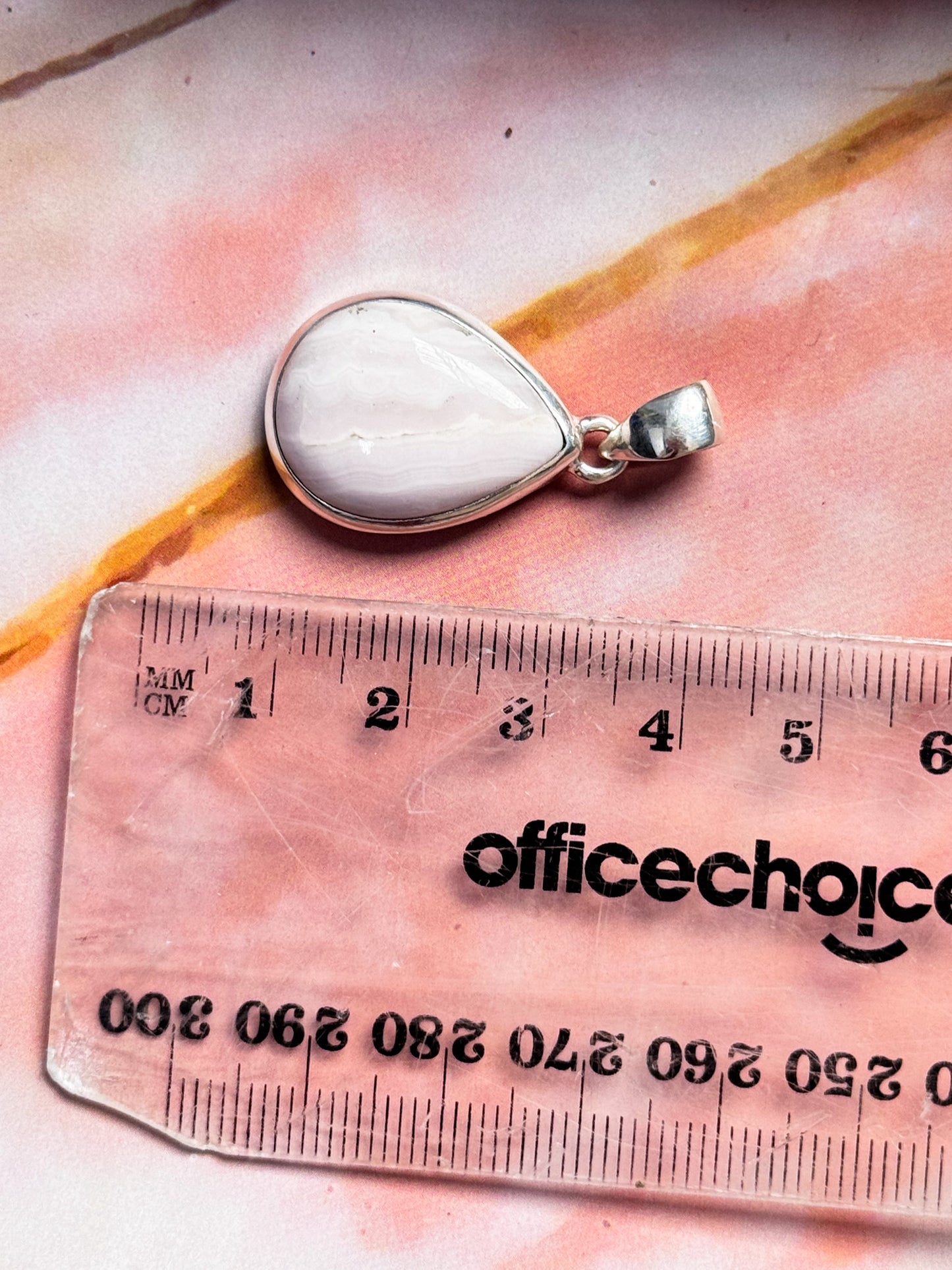 Mangano Calcite Pendant