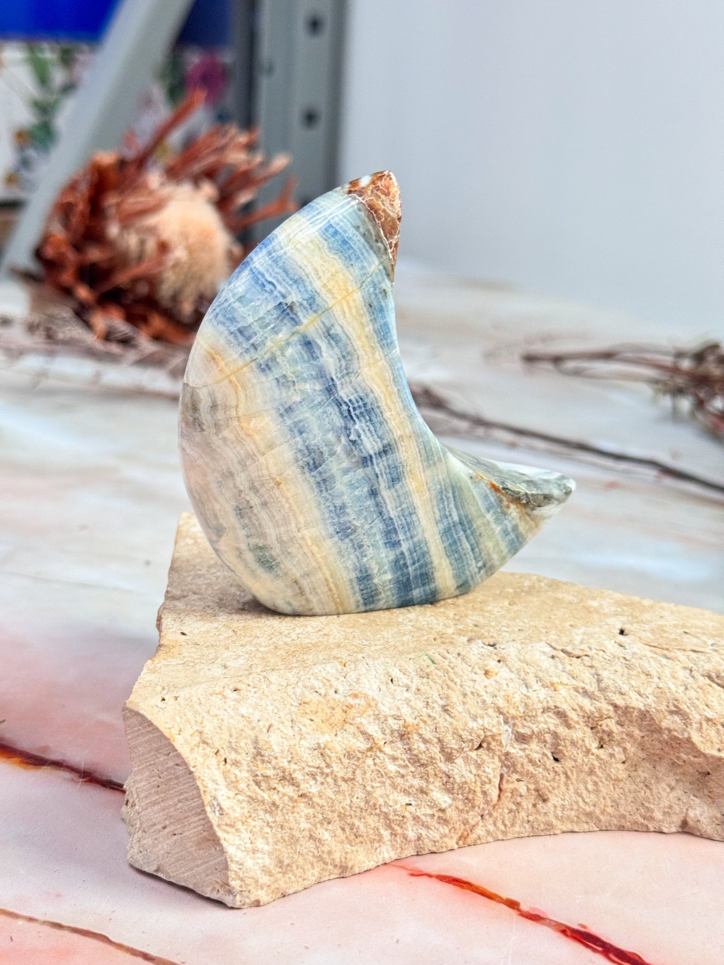 Blue Scheelite Standing Moons