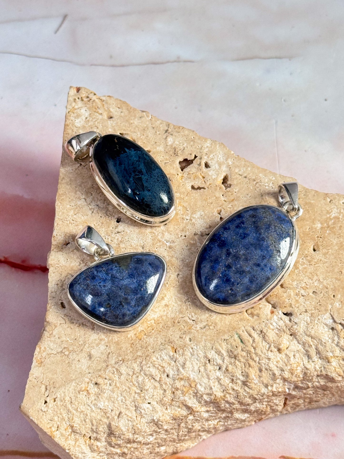 Rhodustie Pendants