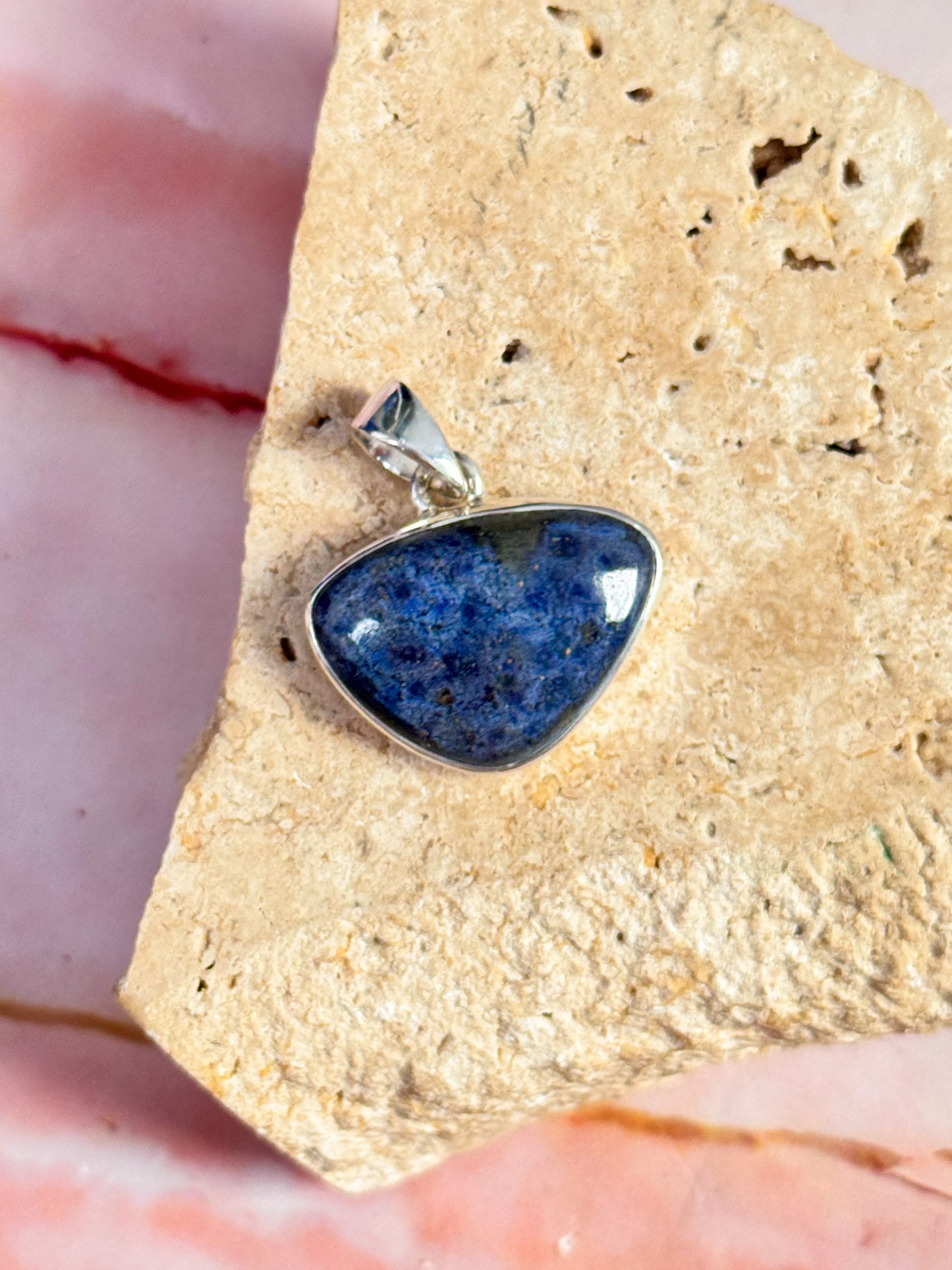 Rhodustie Pendants