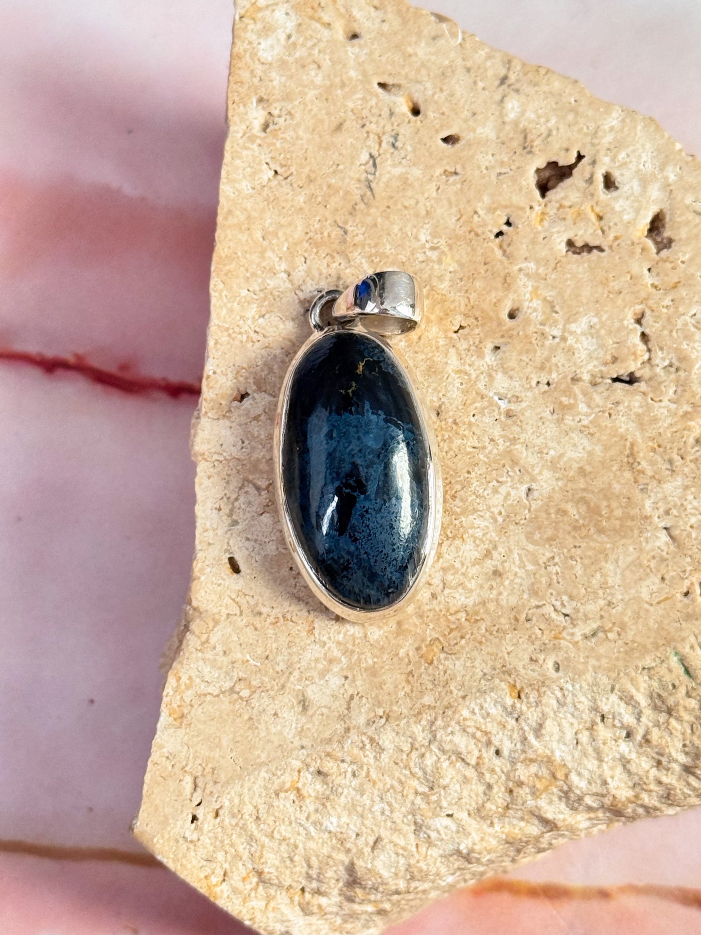 Rhodustie Pendants