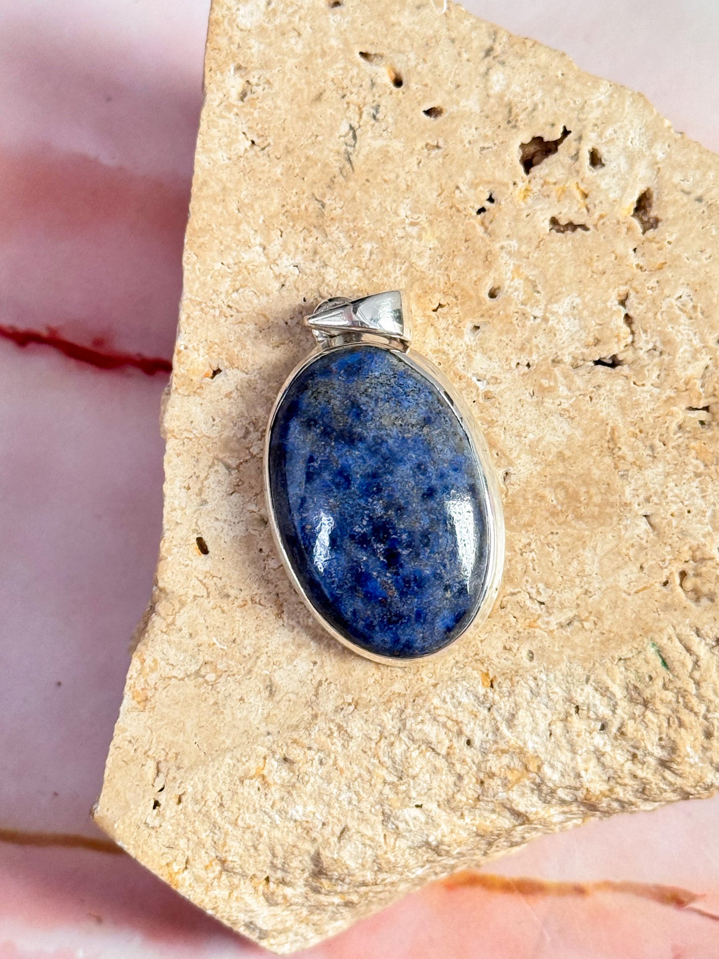 Rhodustie Pendants