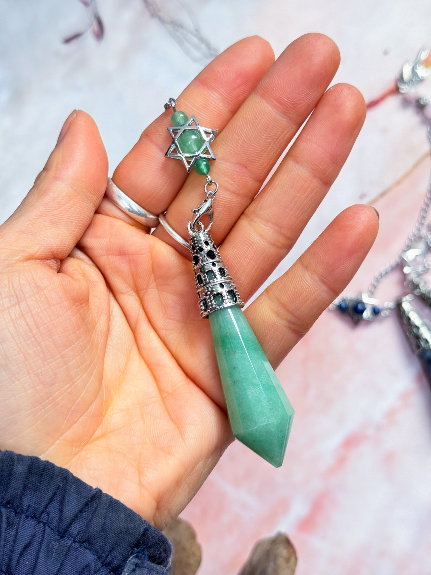 Faceted Pendulums