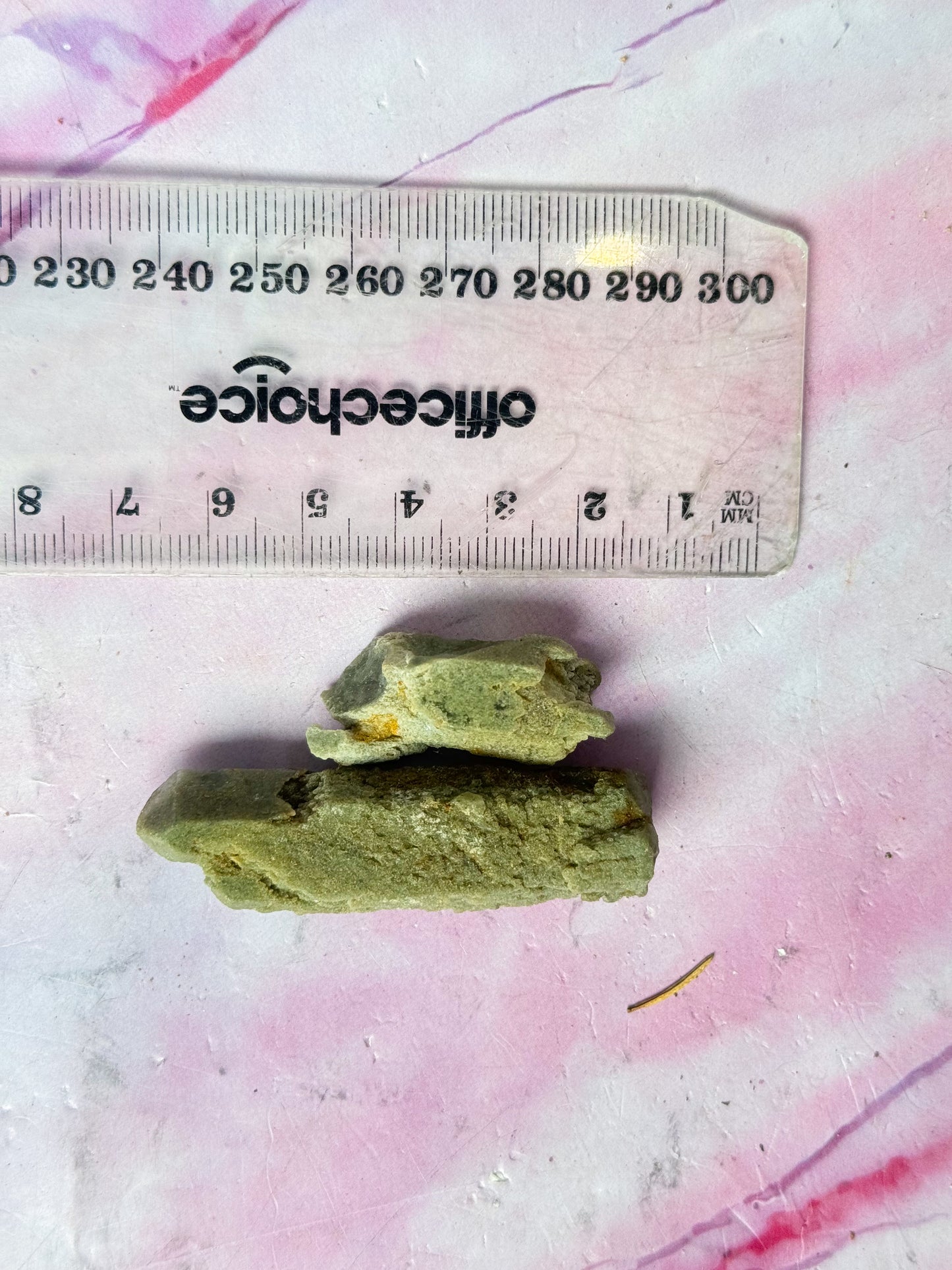 Chlorite in Quartz Rough Points