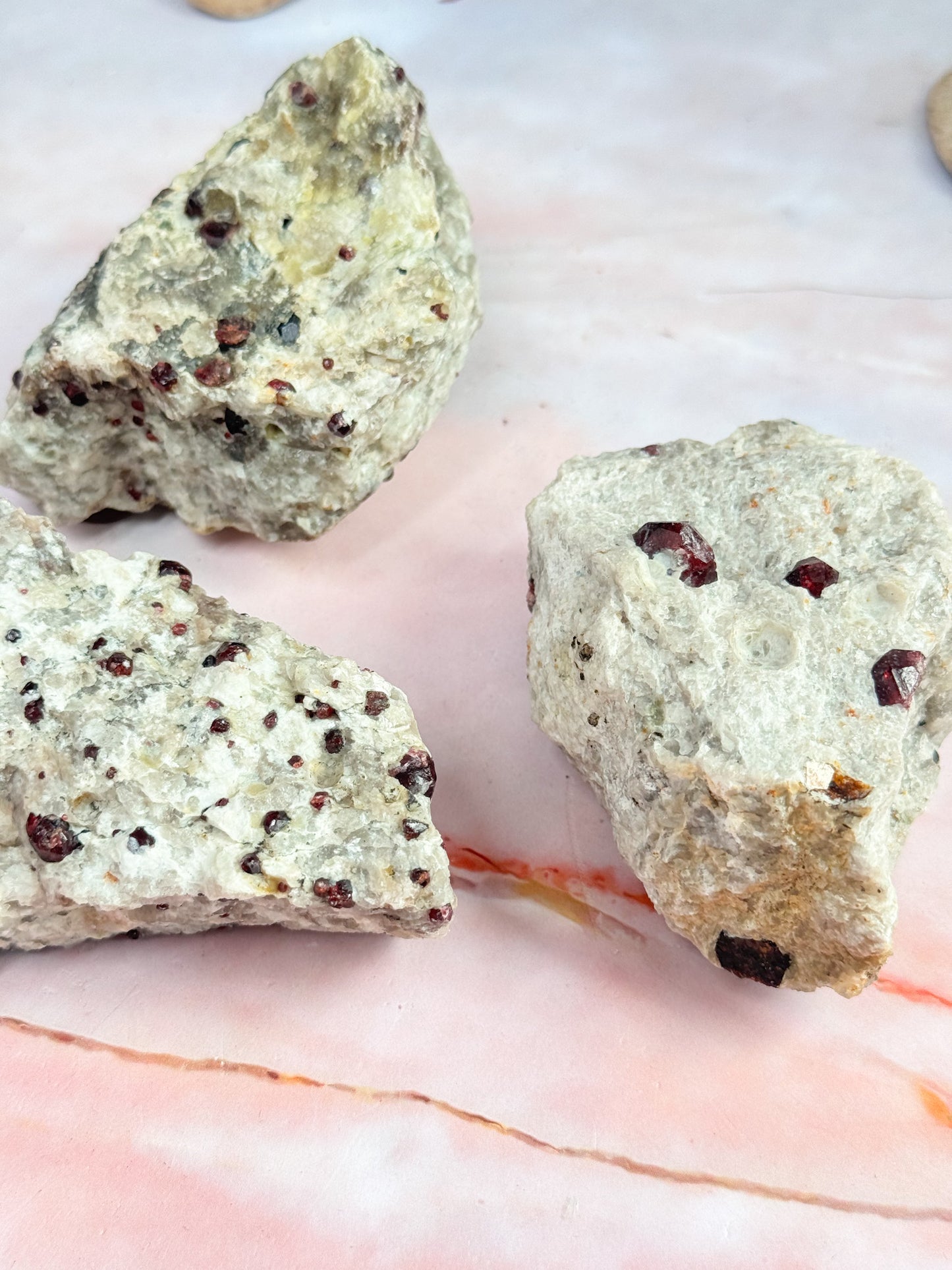 Pyrope Garnet in Orthoclase Clusters