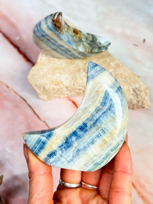 Blue Scheelite Standing Moons