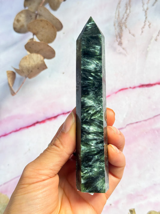 Extra Rare Seraphinite Point