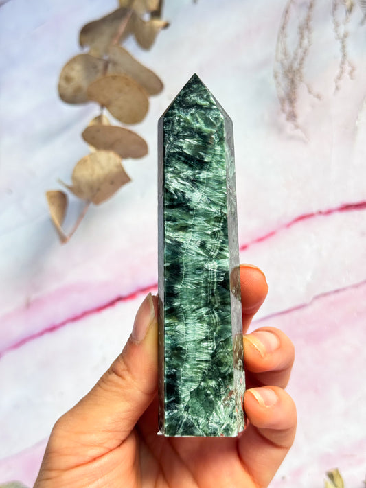 Extra Rare Seraphinite Point