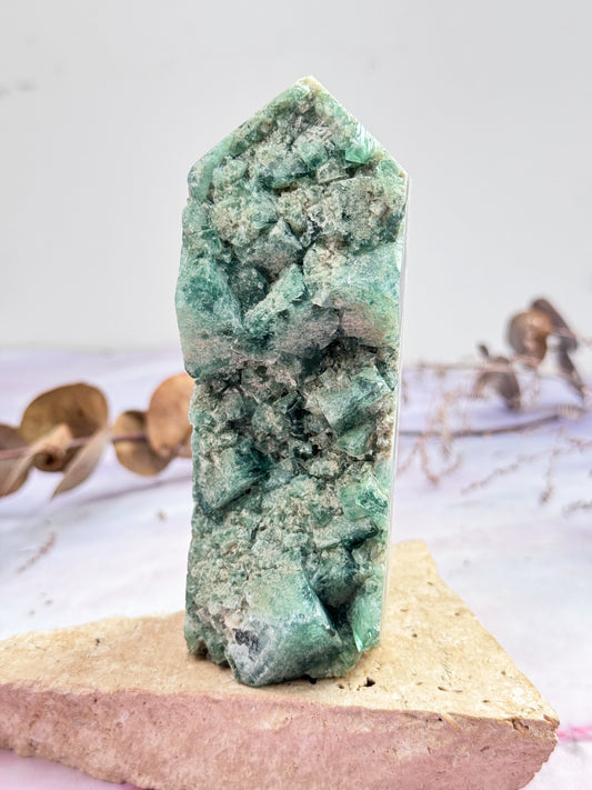 Cubic Fluorite Cluster Point