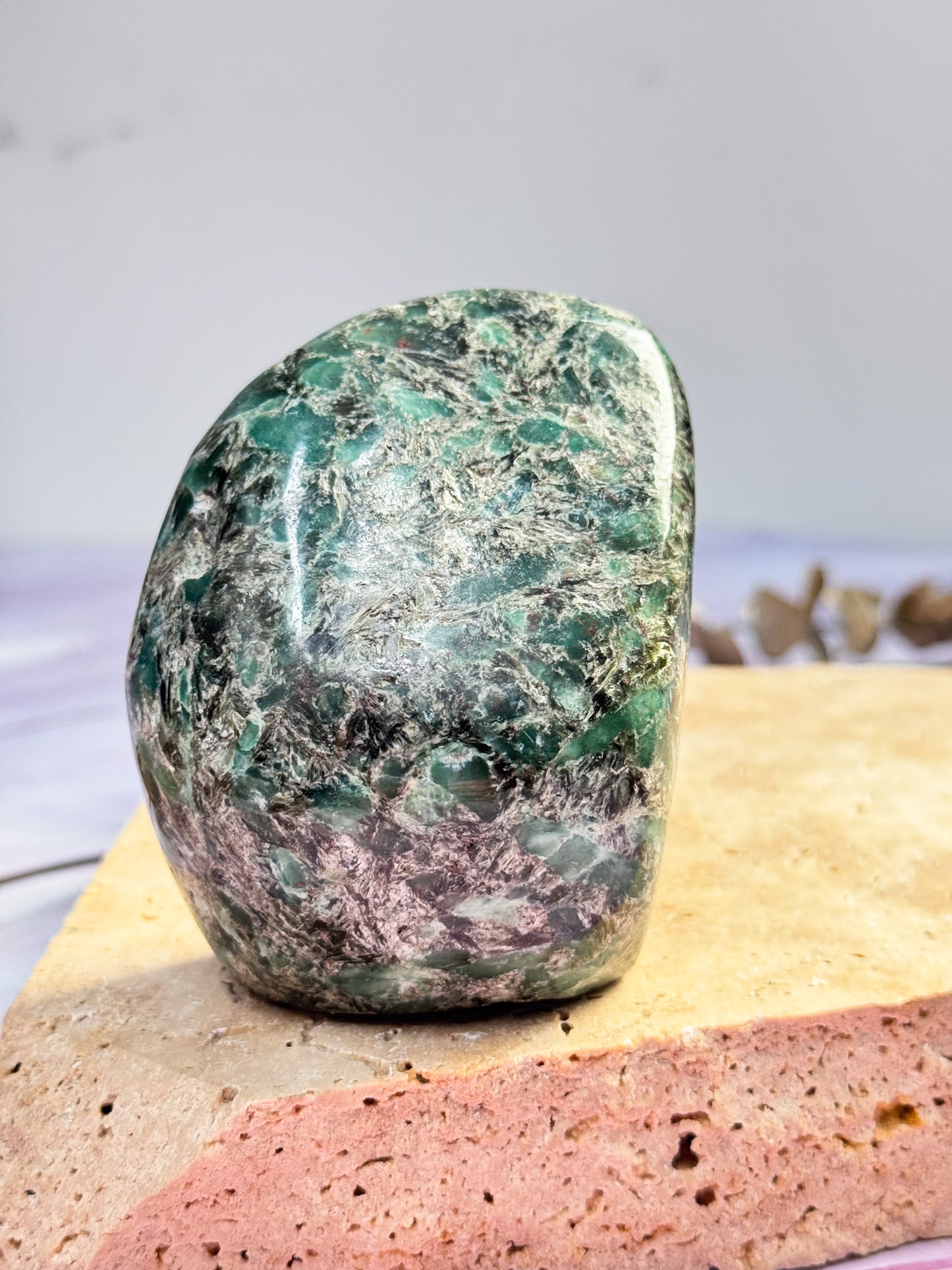 Emerald in Mica Freeform