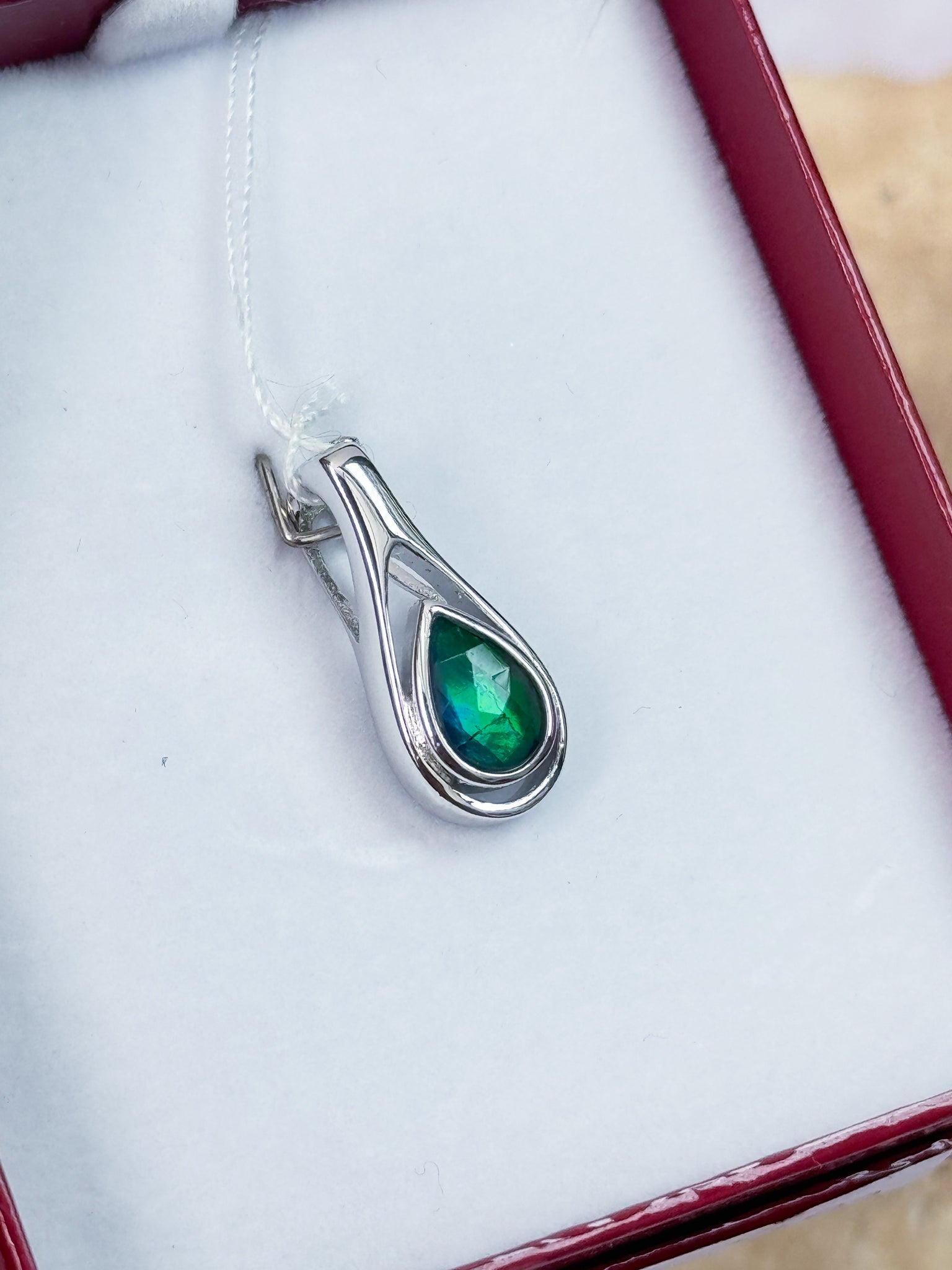 Ammolite Pendant