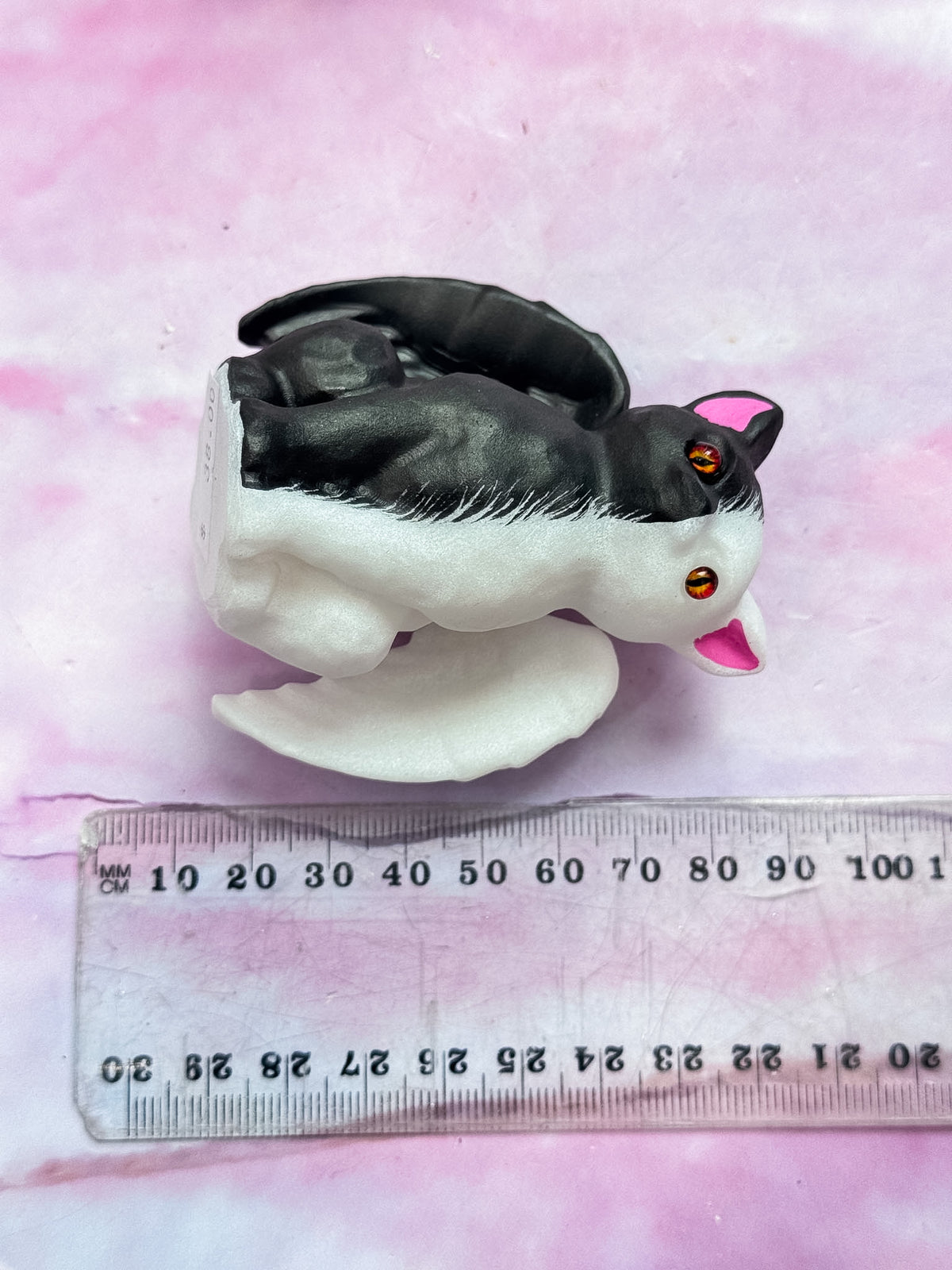 White Jade Flying Cats