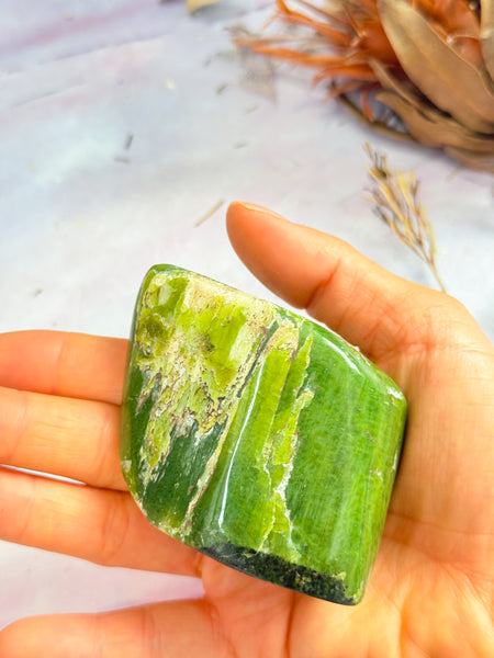 Tremolite Freeform