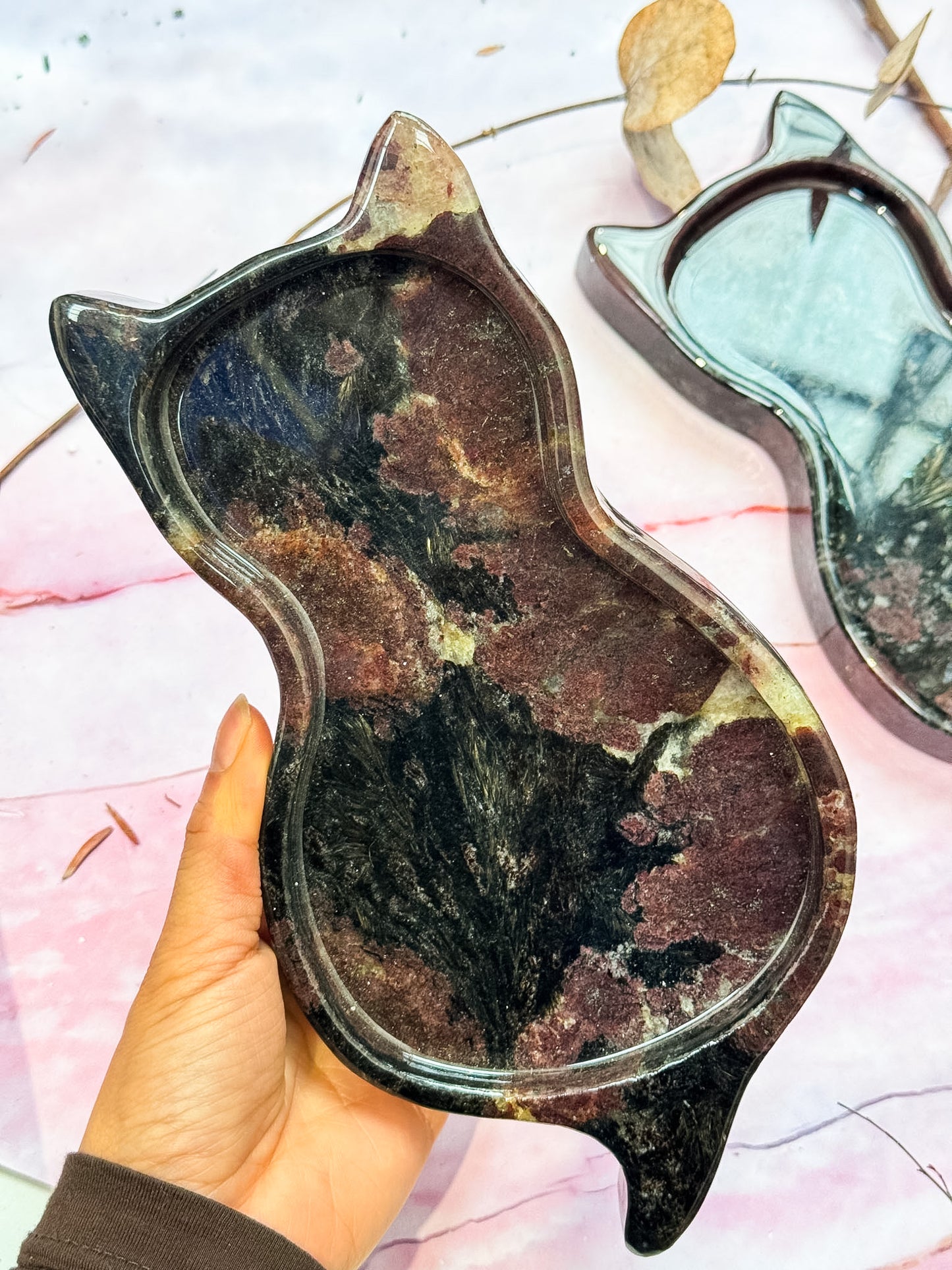 Garnet in Arfvedsonite Cat Bowls