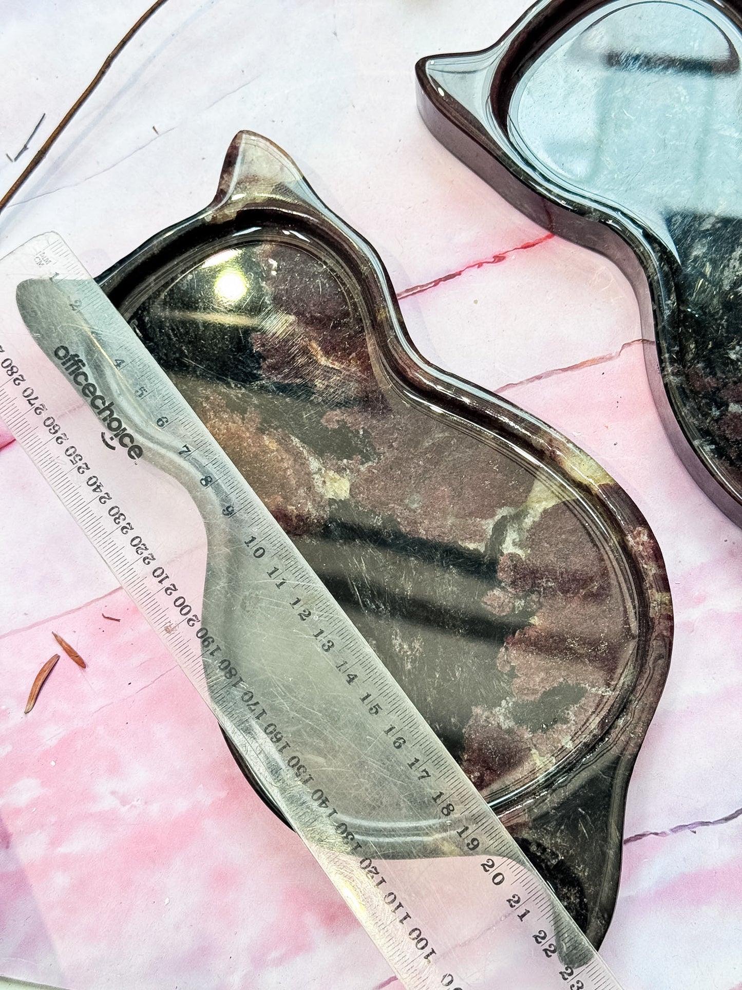 Garnet in Arfvedsonite Cat Bowls