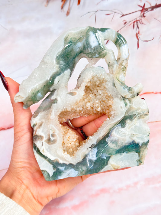 Moss Agate Leopard Carving
