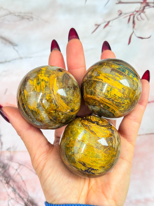 Nellite Spheres