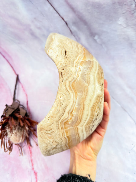 Large Aragonite bowl