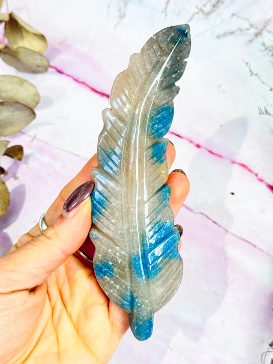 Trolleite Quartz Feather Carving