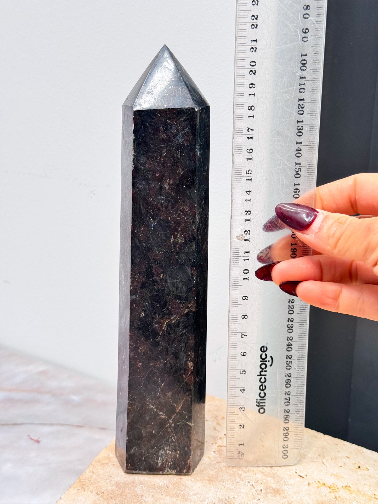 Garnet in Arfvedsonite Tower