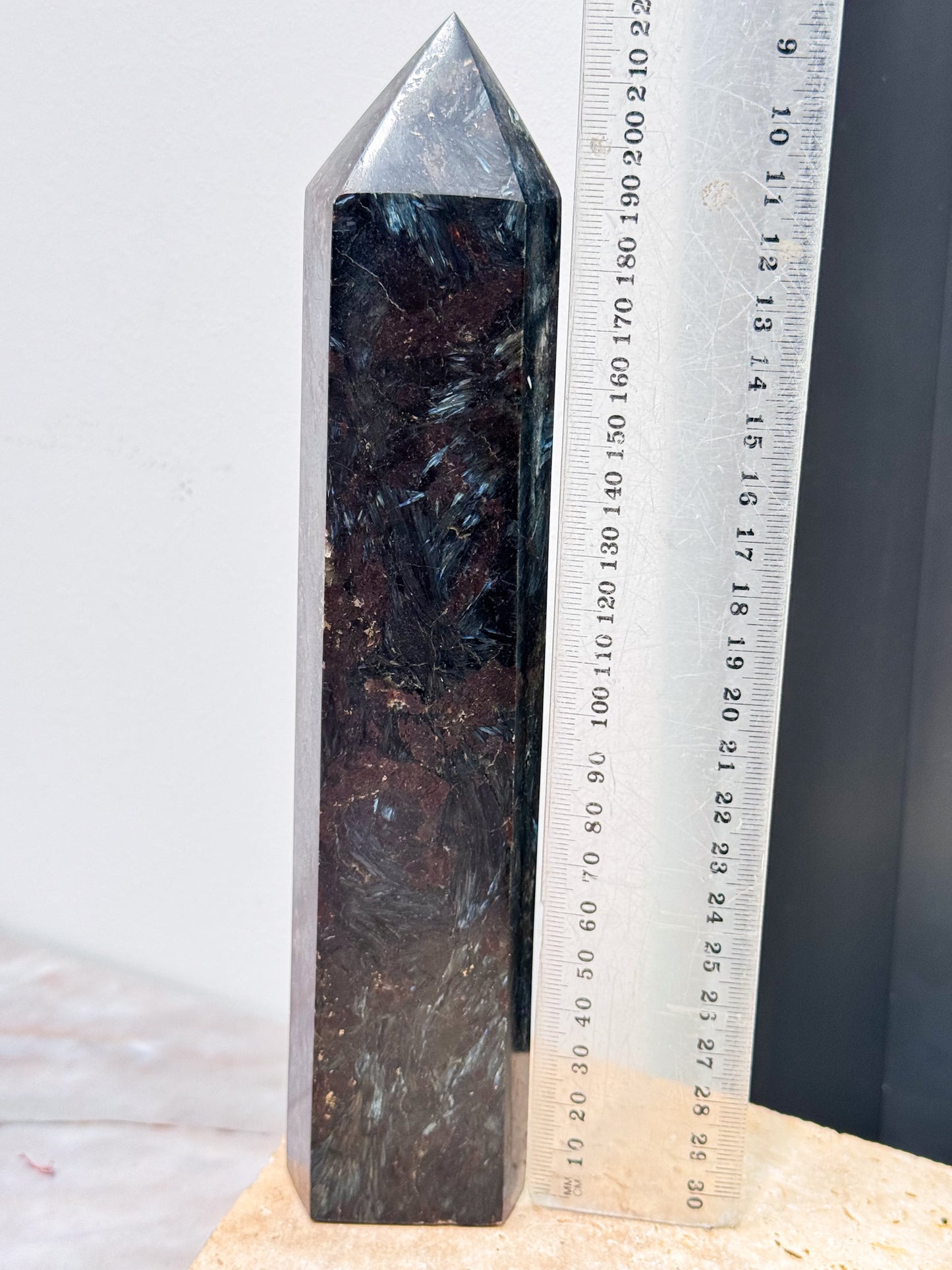 Garnet in Arfvedsonite Tower