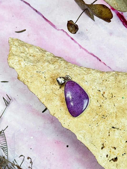 Stichtite Pendant