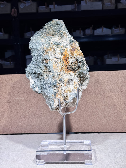 Chlorite in Quartz Cluster