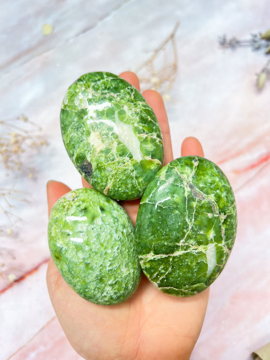 Tremolite Palmstones