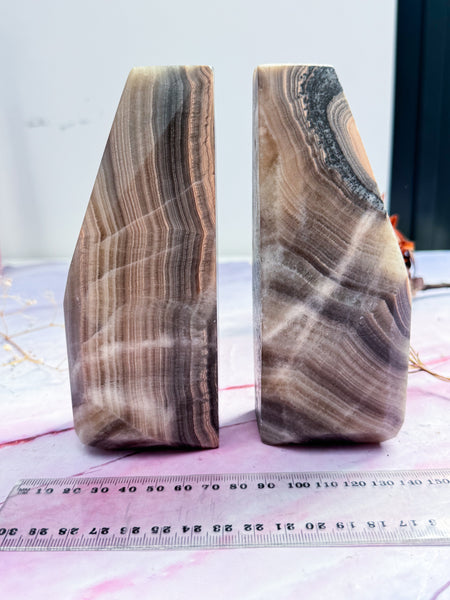 Aragonite and Calcite Bookends