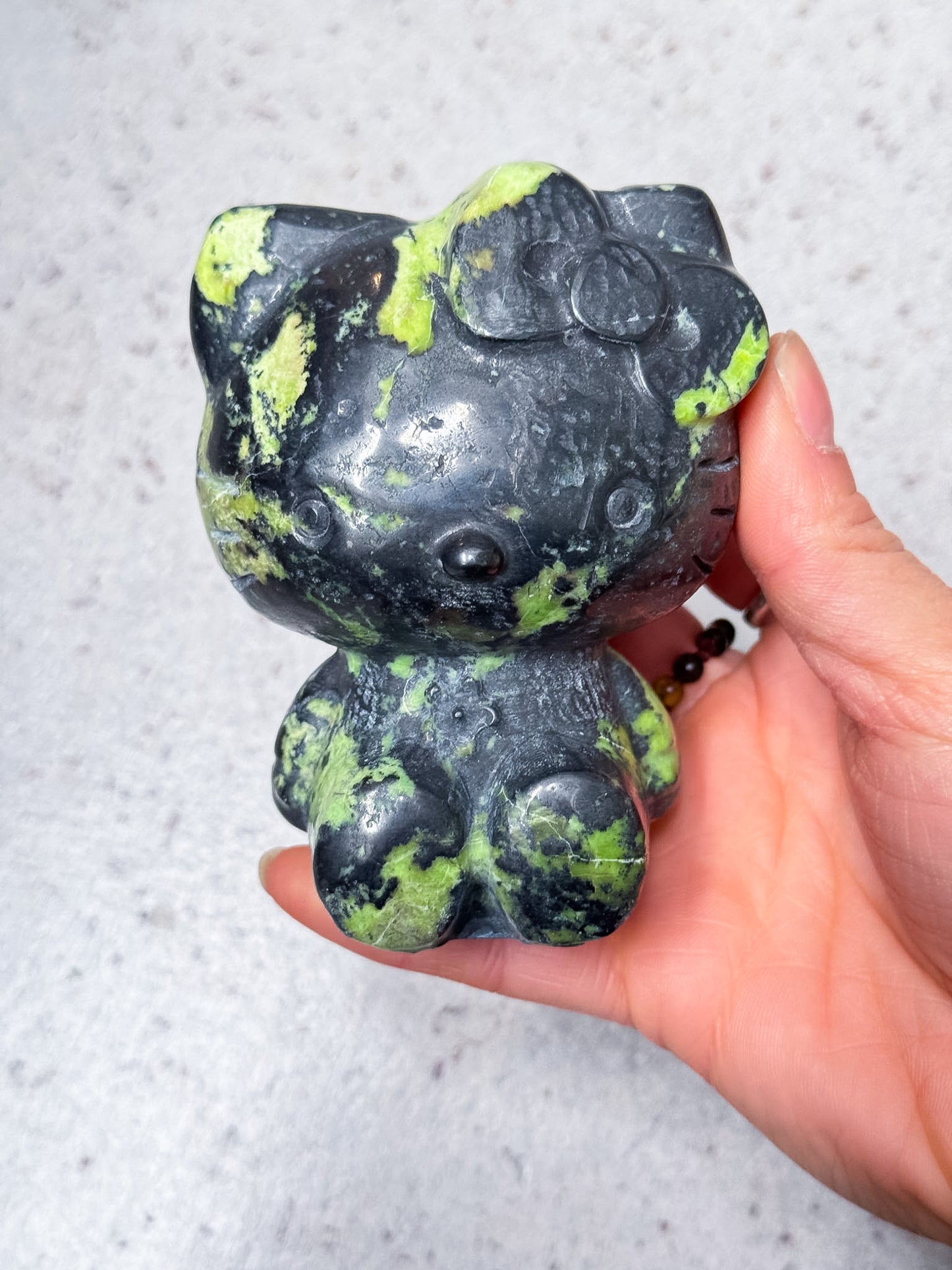 Serpentine with Hematite Kitty Carving