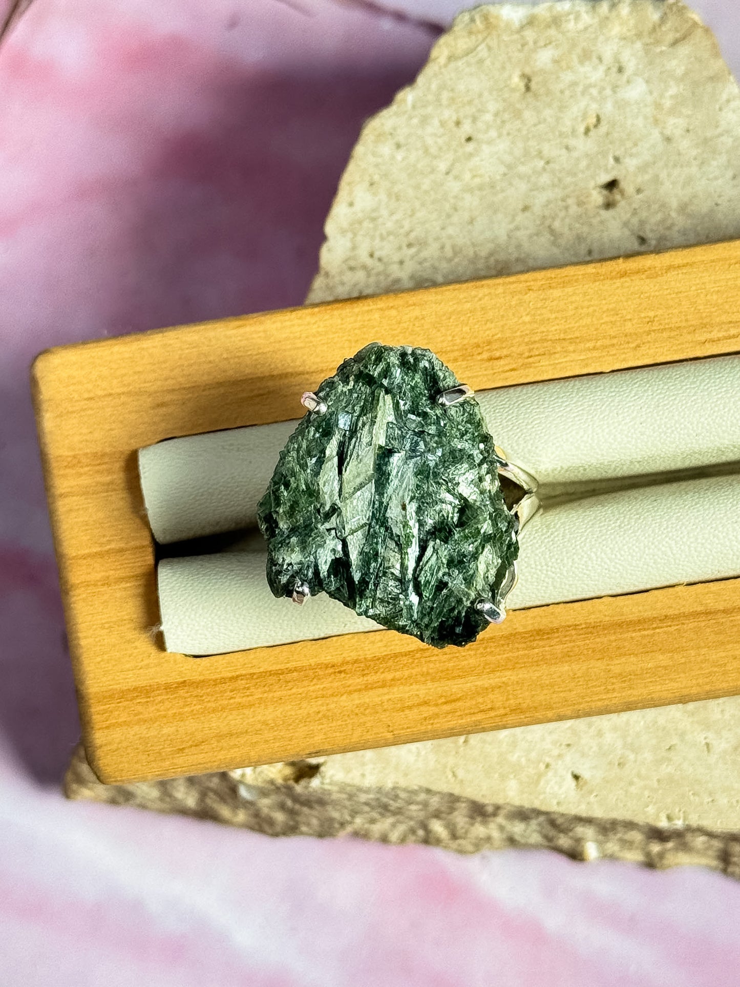 Actinolite Rings