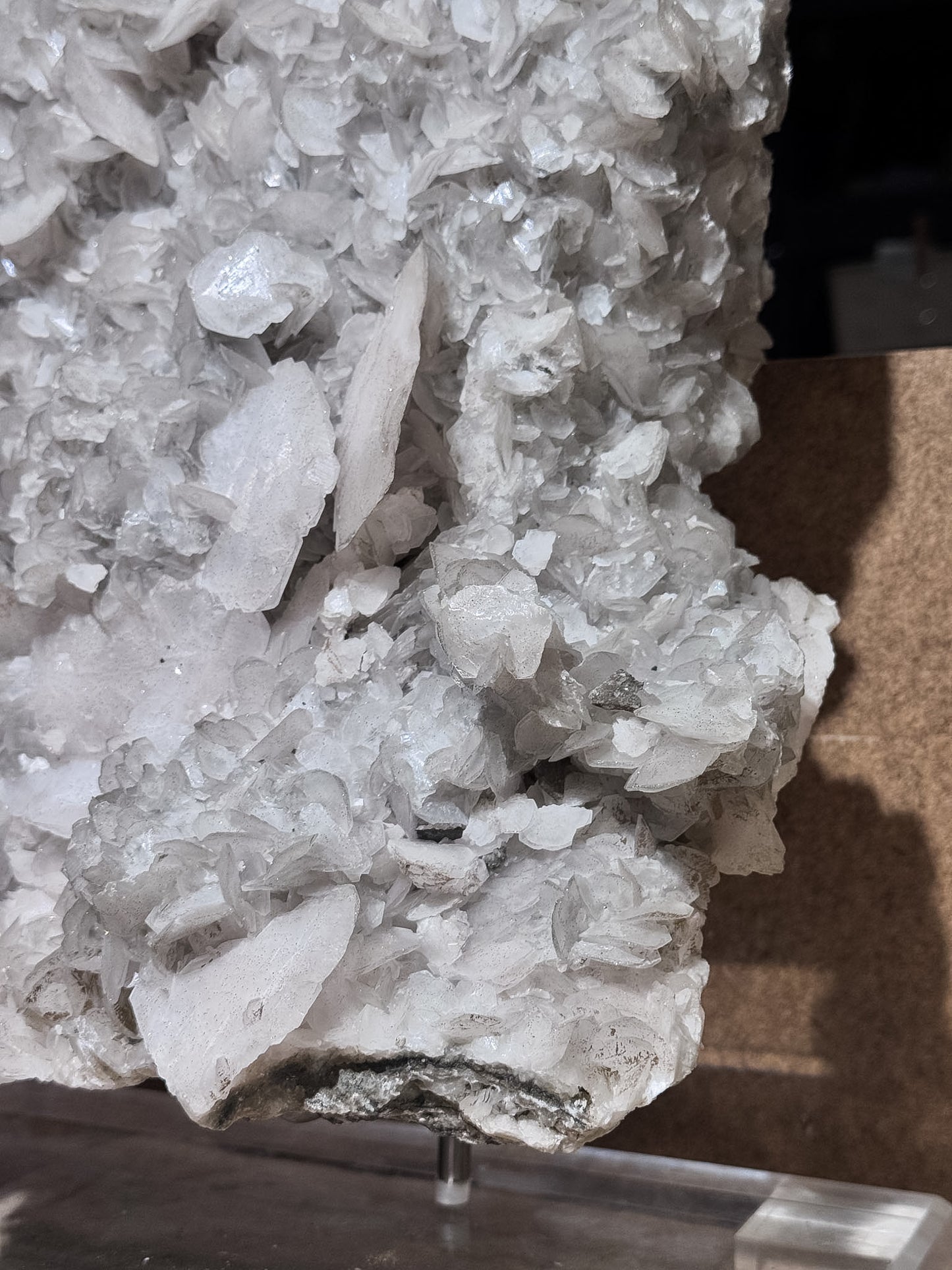 Large Fujian Dragon Scale Calcite Cluster