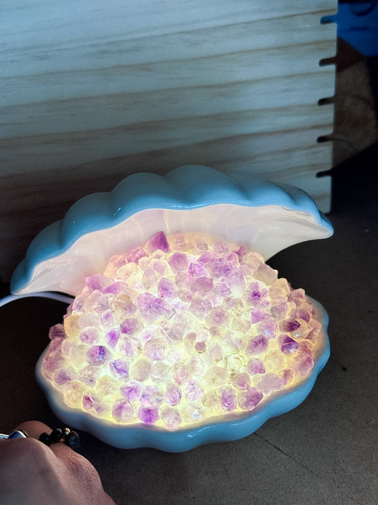 Amethyst Clam Lamp